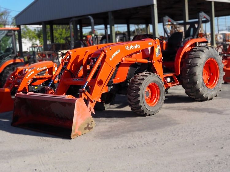 2023 Kubota MX6000HST Tractor/Loader