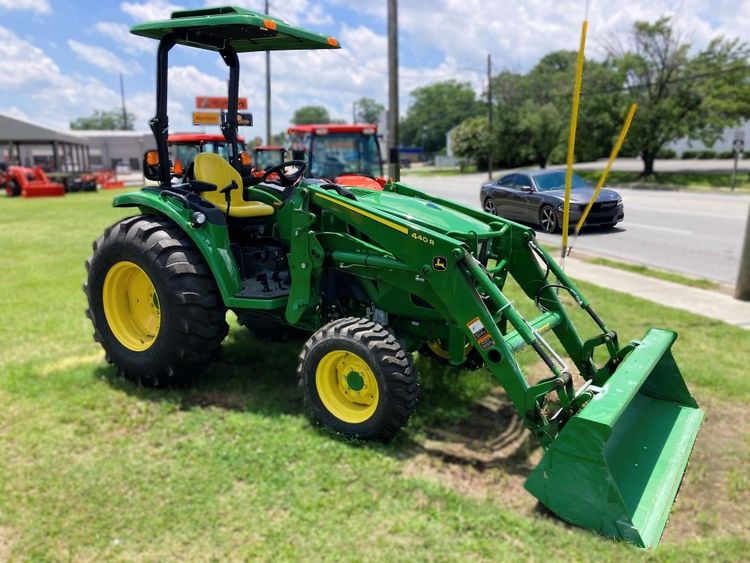 2021 John Deere 4066R Tractor/Loader